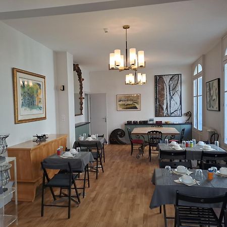 Trianon Hotel Vichy Exterior photo