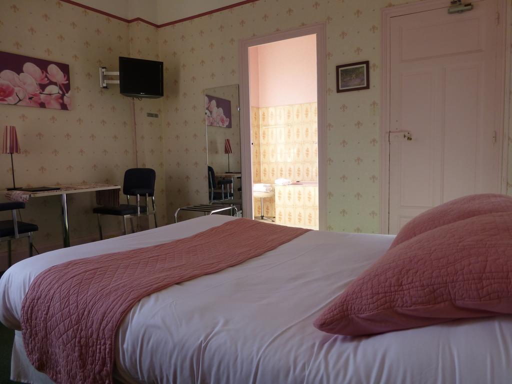 Trianon Hotel Vichy Room photo